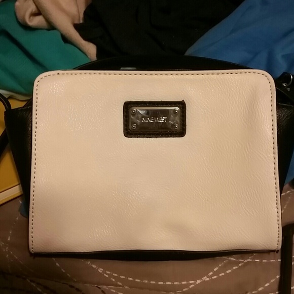 Purse - Picture 1 of 2
